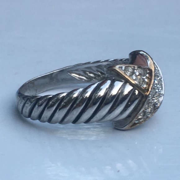 Sterling Silver Cross Over Ring Size 7 3/4 with Small Cubic Zirconia Accents - Picture 7 of 10